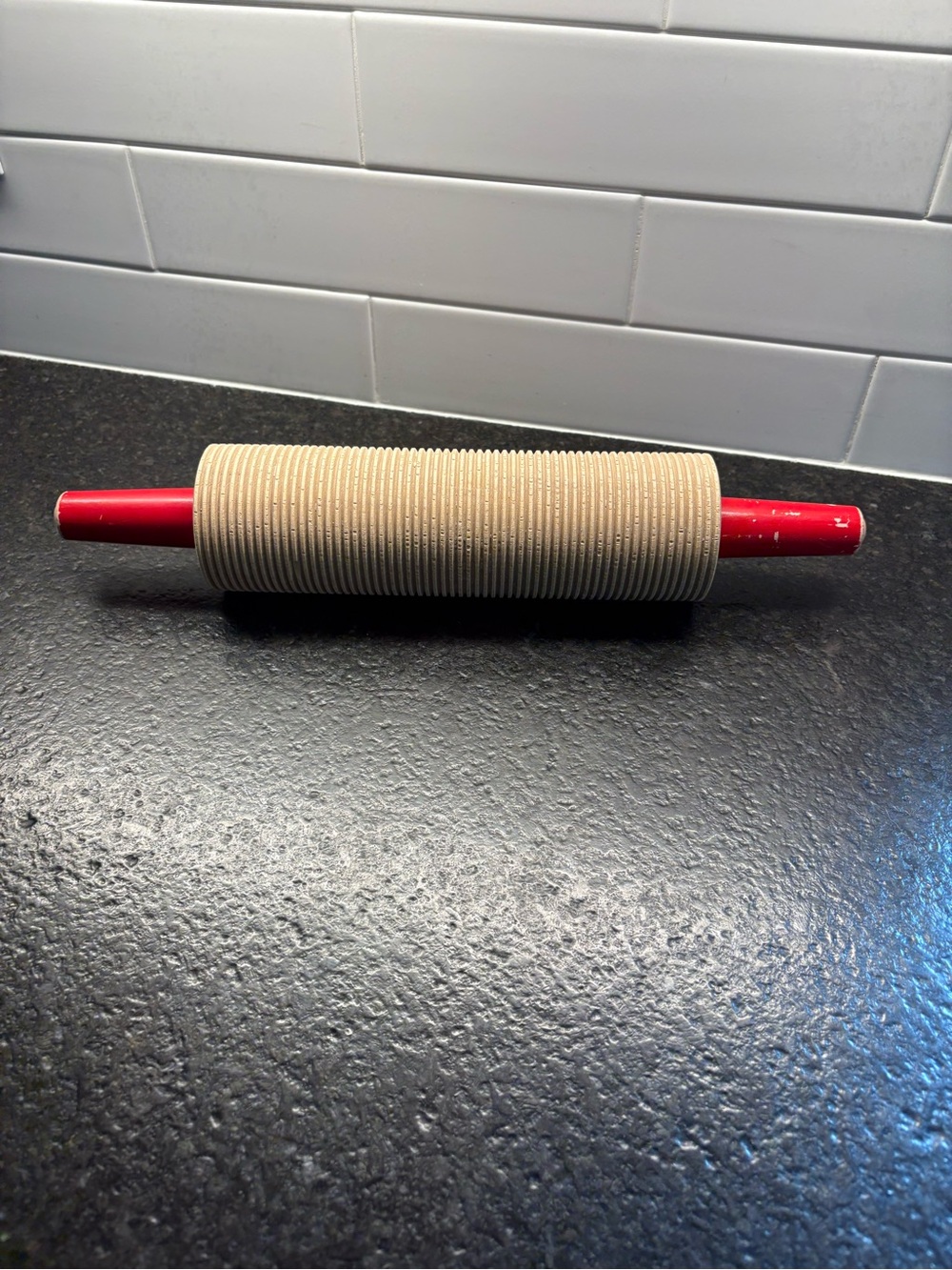 Vintage lefse corrugated rolling pin red handles